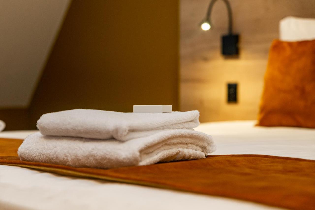 Hotel Onder De Linden Роден Экстерьер фото